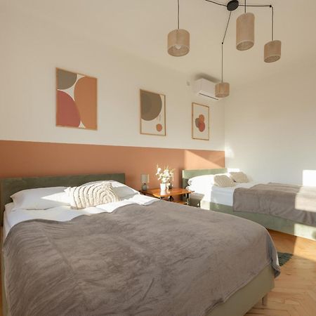 Apartment For 6 People Near Royal Baths Park By Renters Prestige 바르샤바 외부 사진