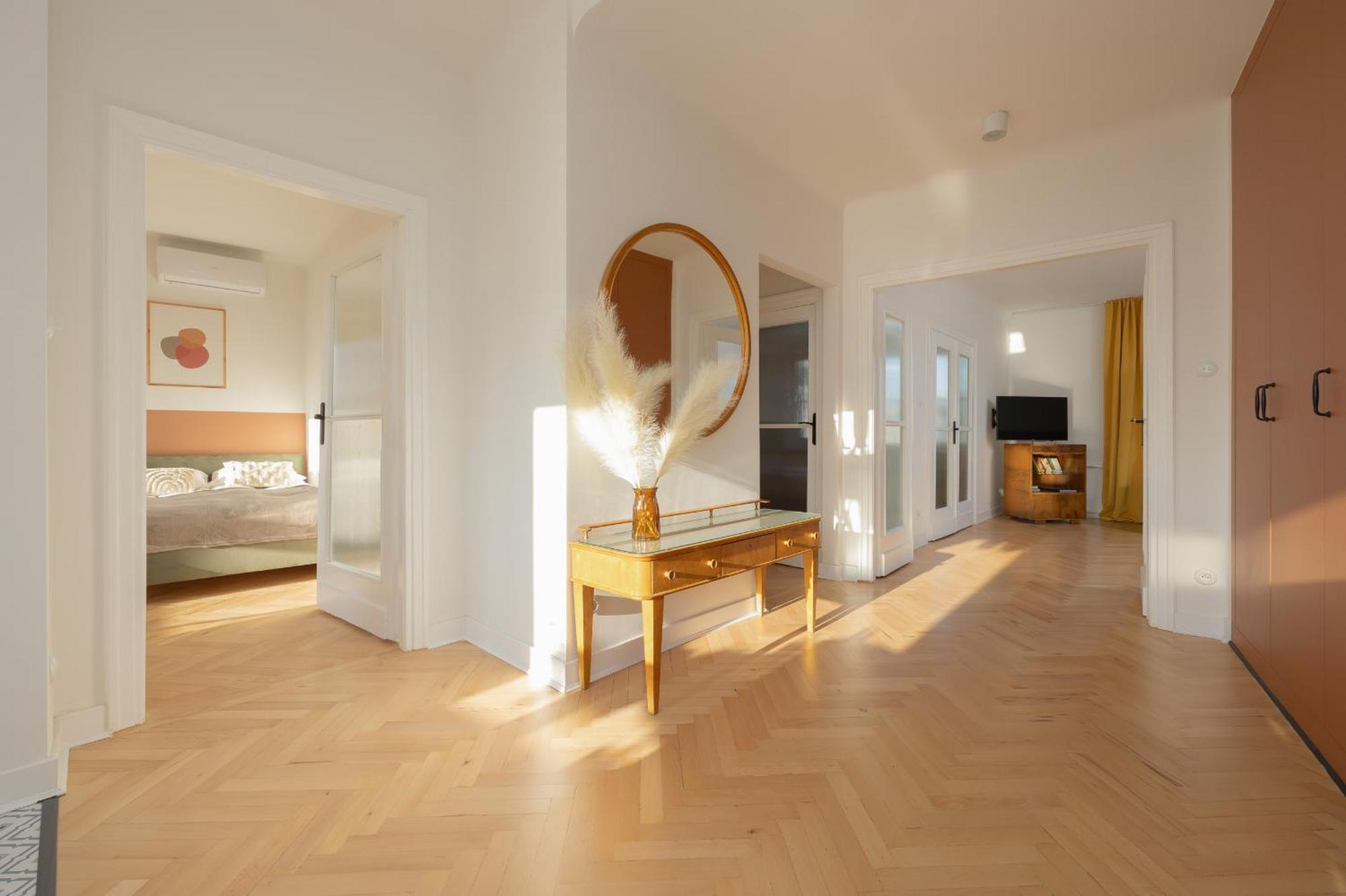 Apartment For 6 People Near Royal Baths Park By Renters Prestige 바르샤바 외부 사진