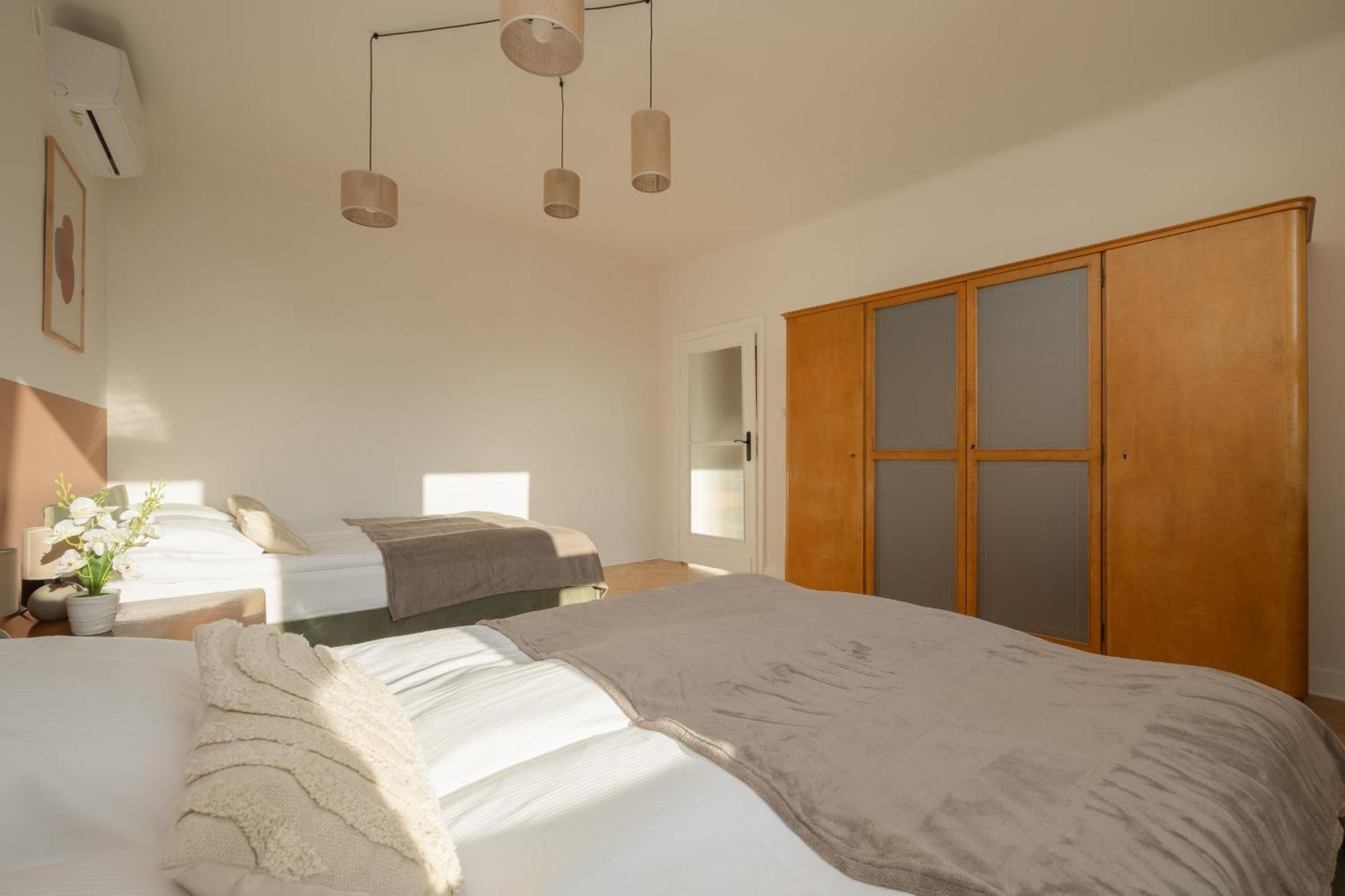 Apartment For 6 People Near Royal Baths Park By Renters Prestige 바르샤바 외부 사진
