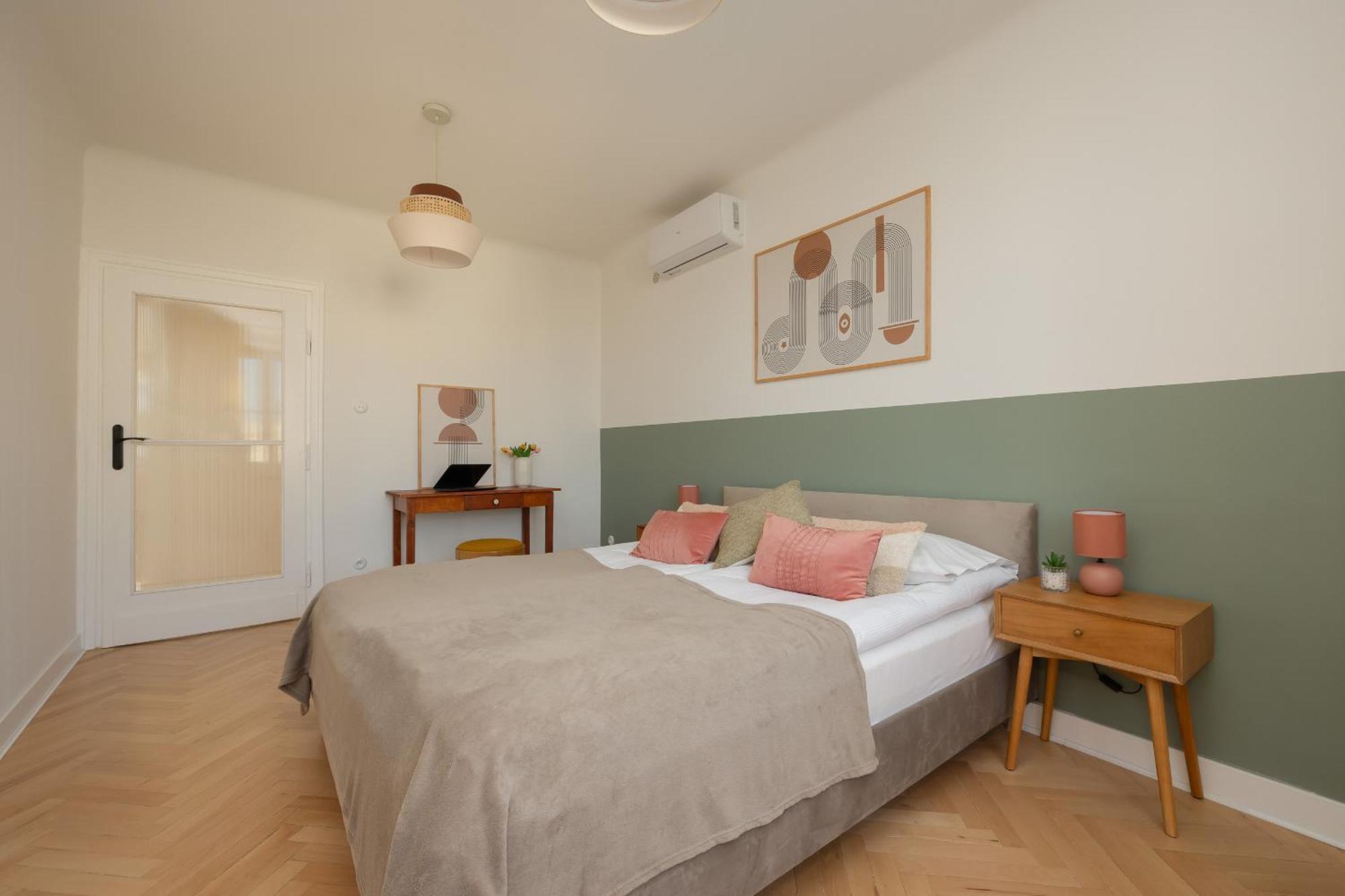 Apartment For 6 People Near Royal Baths Park By Renters Prestige 바르샤바 외부 사진